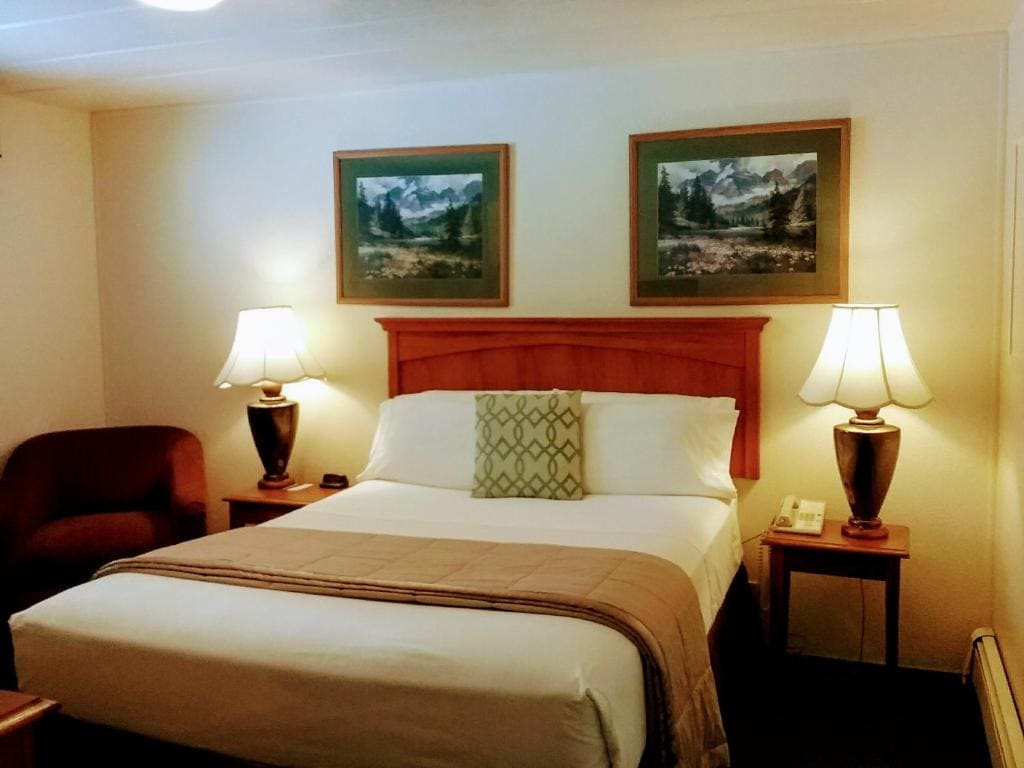 Deluxe Queen Room room - Image 2