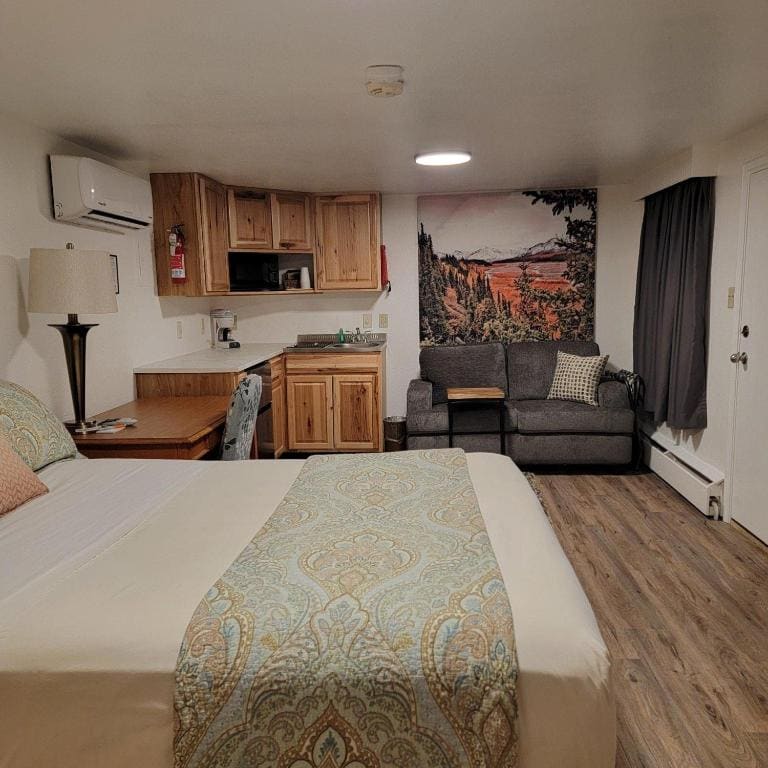 Queen Studio room - Image 3