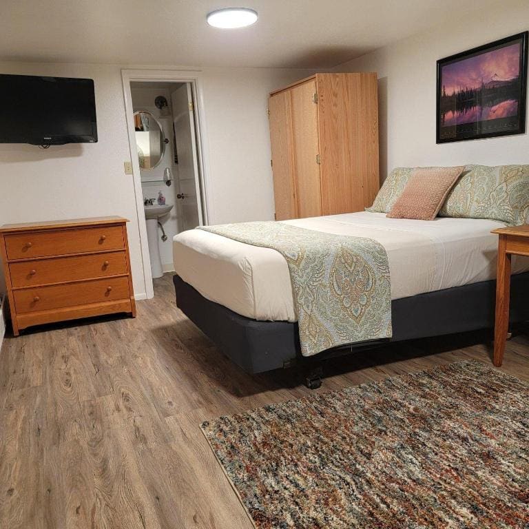 Queen Studio room - Image 2
