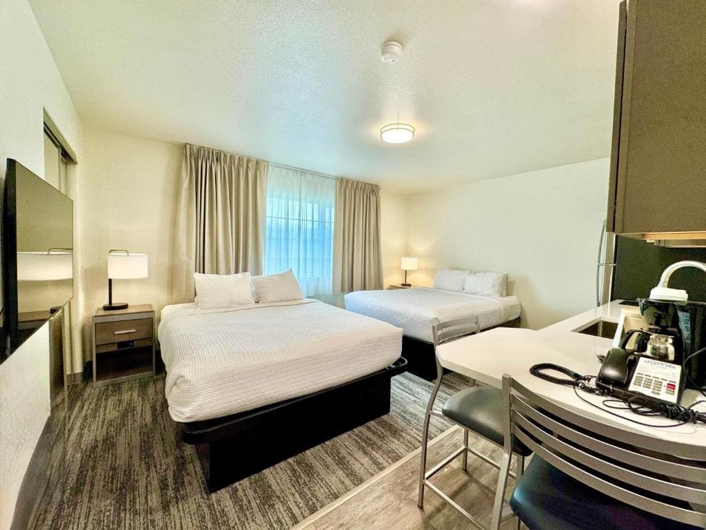 Queen Room with Two Queen Beds room - Image 1