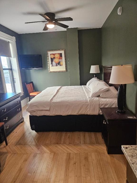 King Studio with Sofa Bed room - Image 2