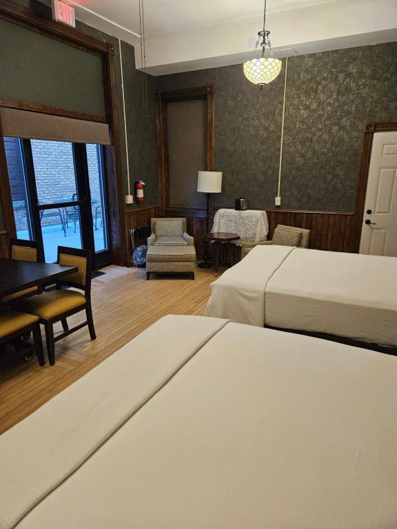 Family Room - Disability Access room - Image 1