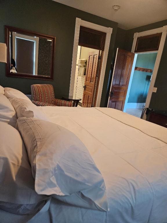 Suite with City View room - Image 3