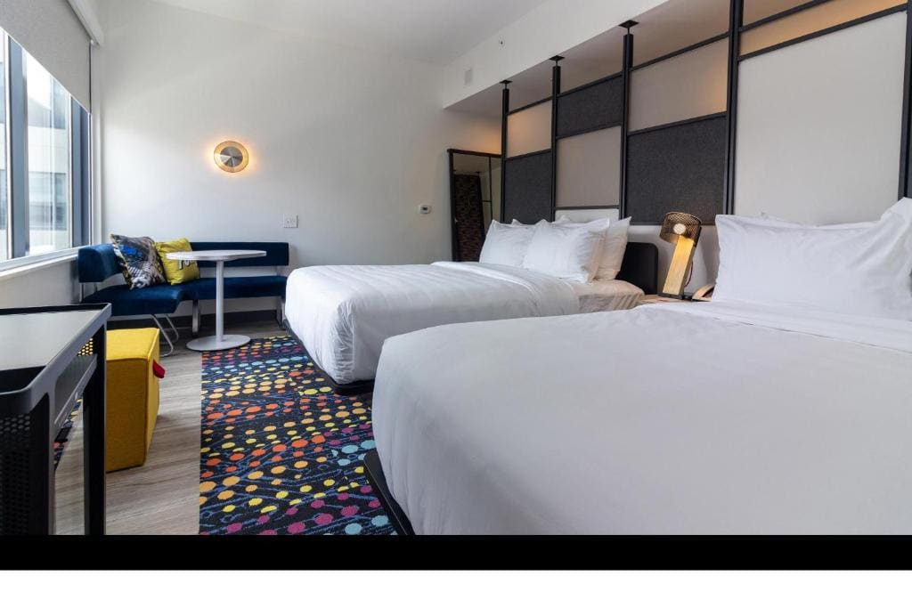 Aloft, Guest room, 2 Queen room - Image 2