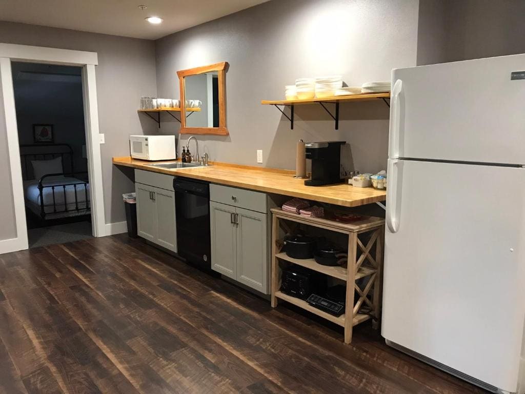 Three-Bedroom Suite room - Image 1