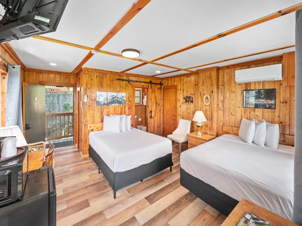 Double Room with Mountain View room - Image 1