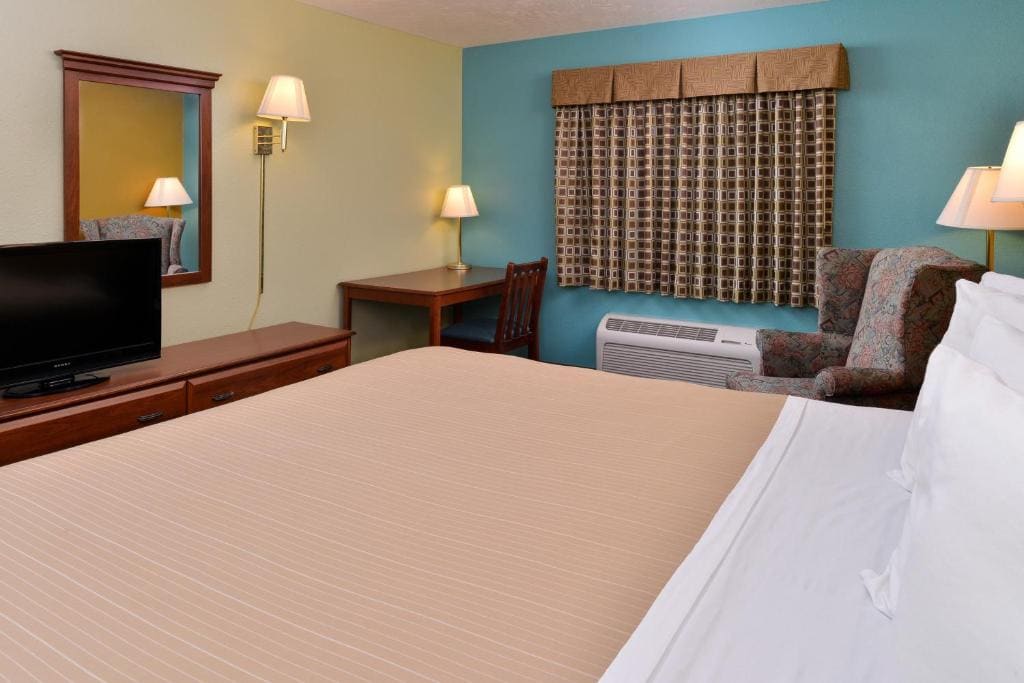 King Room - Non-Smoking room - Image 3