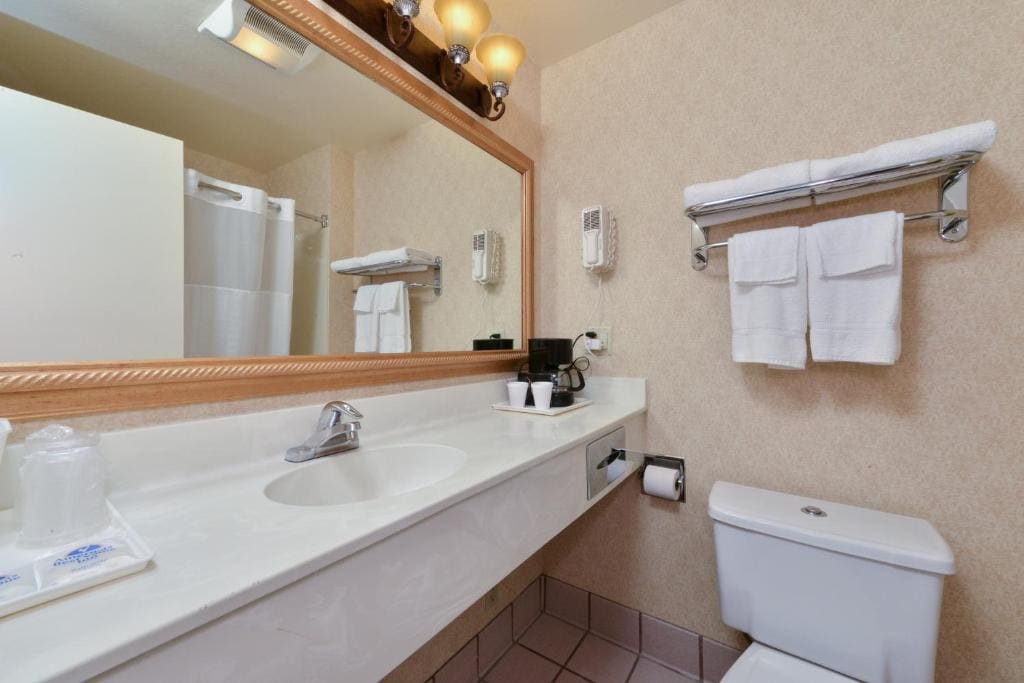 Queen Room - Non-Smoking room - Image 3