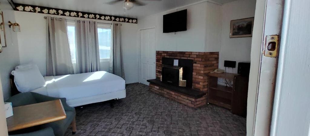 Double Room with Two Double Beds - Upper Floor - Non smoking room - Image 1