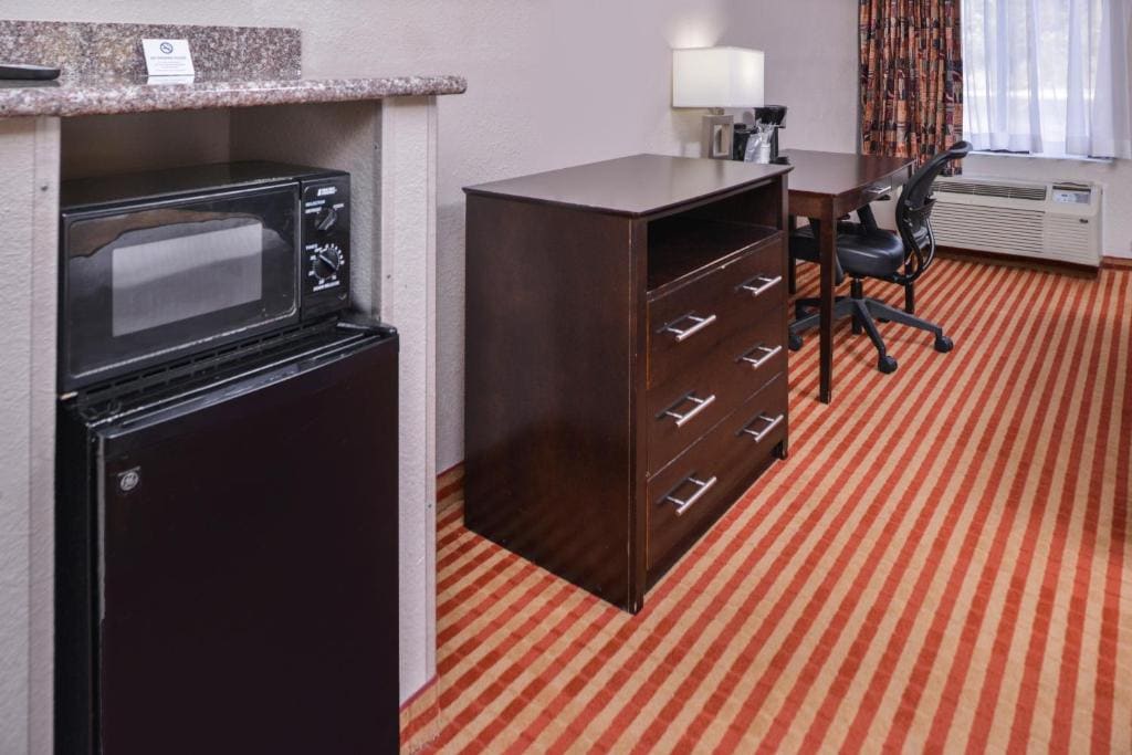 Double Room with Private Bathroom room - Image 3