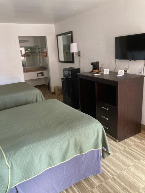 Economy Double Room room - Image 2