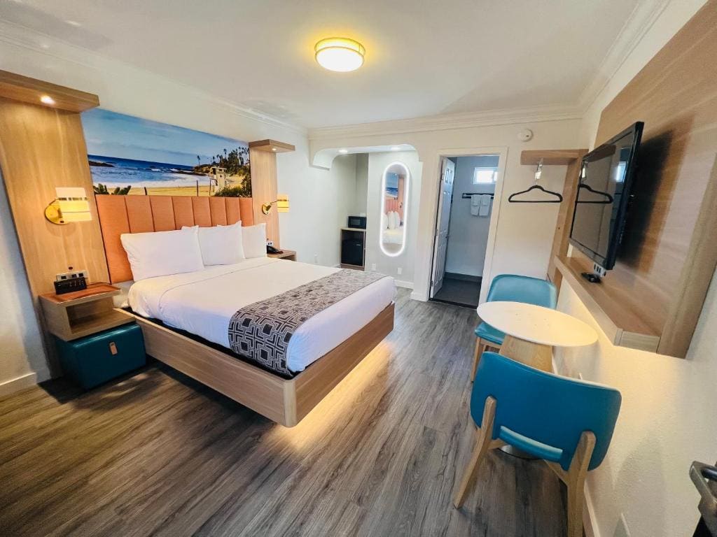 Deluxe Family Room room - Image 3