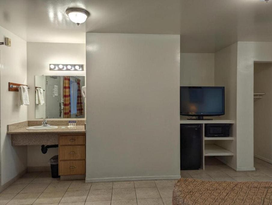 Deluxe King Room room - Image 1