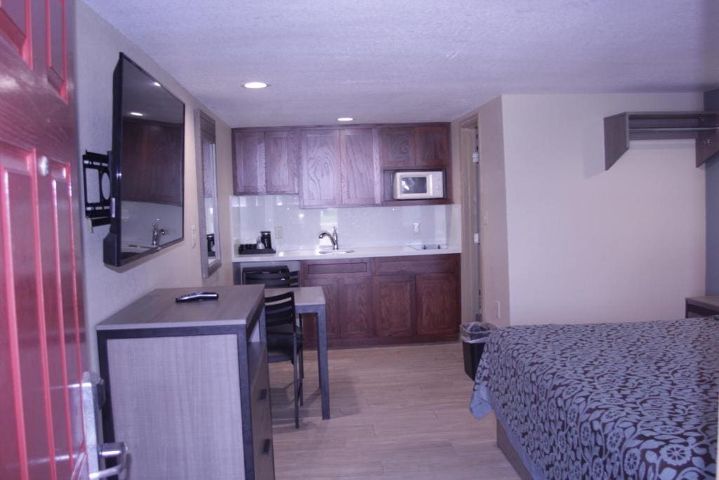 King Room with Kitchen room - Image 1