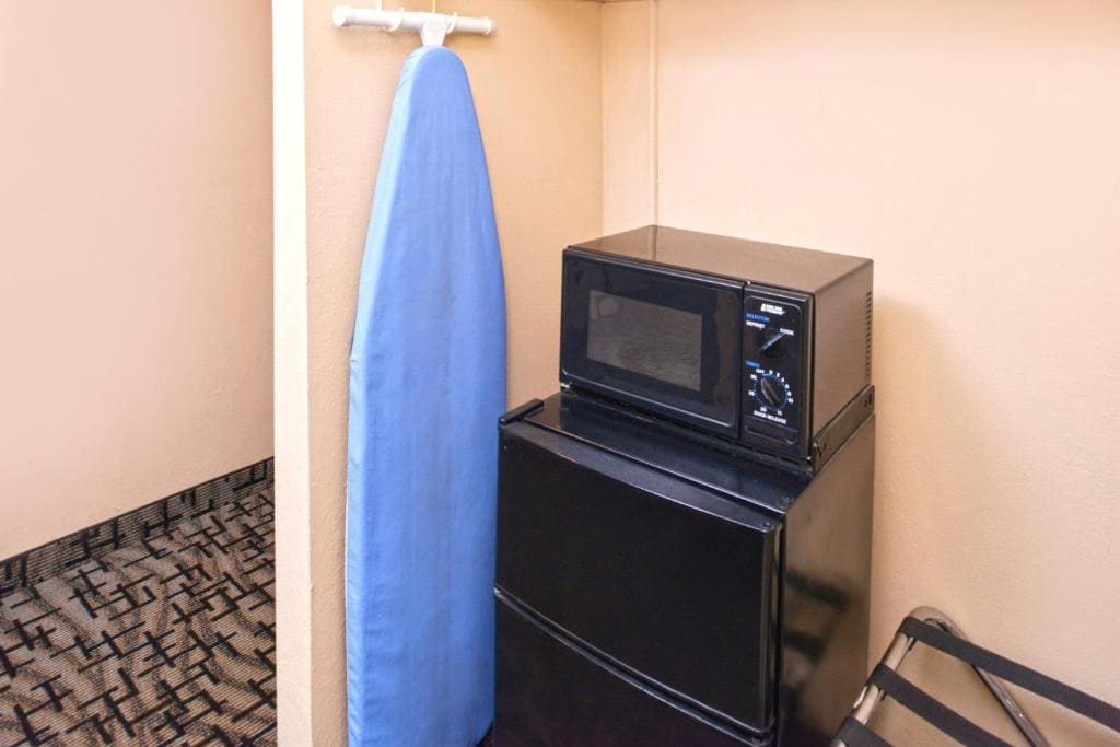 King Room - Non-Smoking room - Image 1