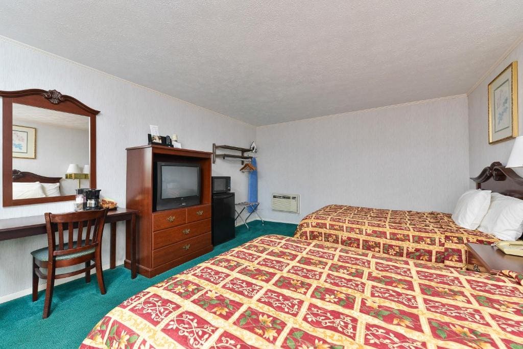 Double Room with Two Double Beds - Non-Smoking room - Image 2