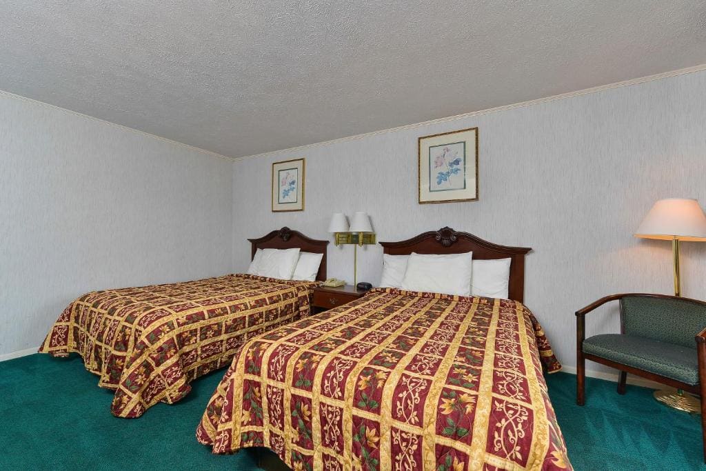 Double Room with Two Double Beds - Non-Smoking room - Image 1