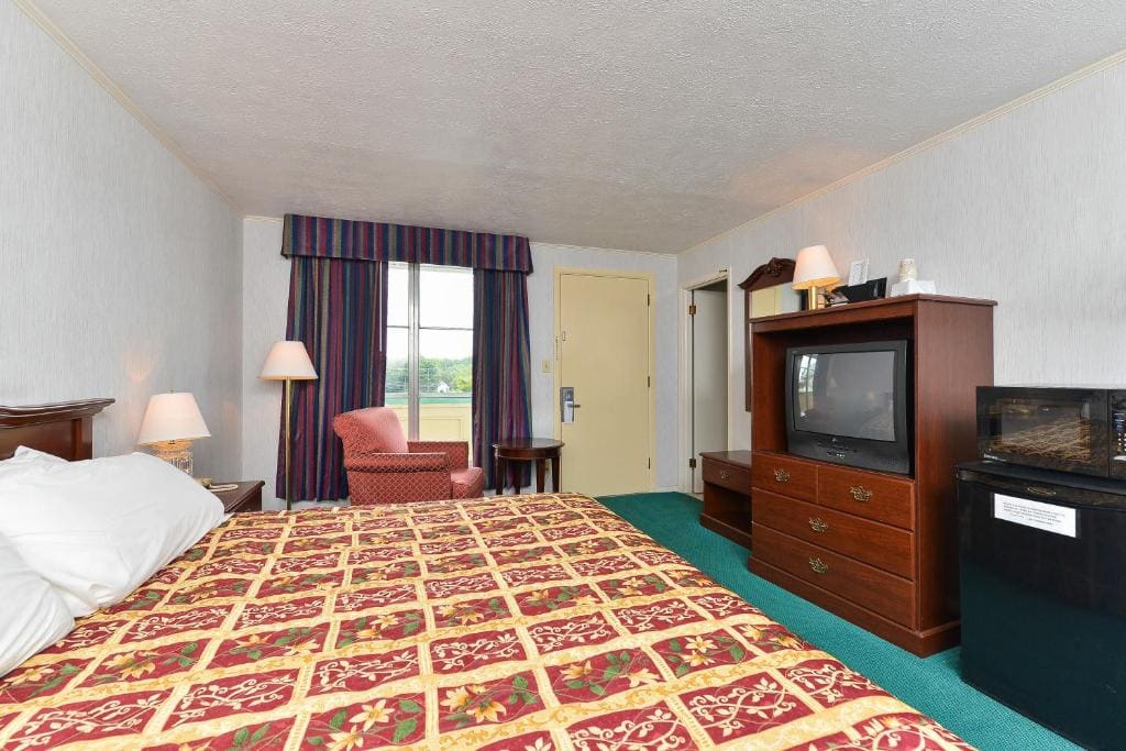 Queen Room - Non-Smoking room - Image 3