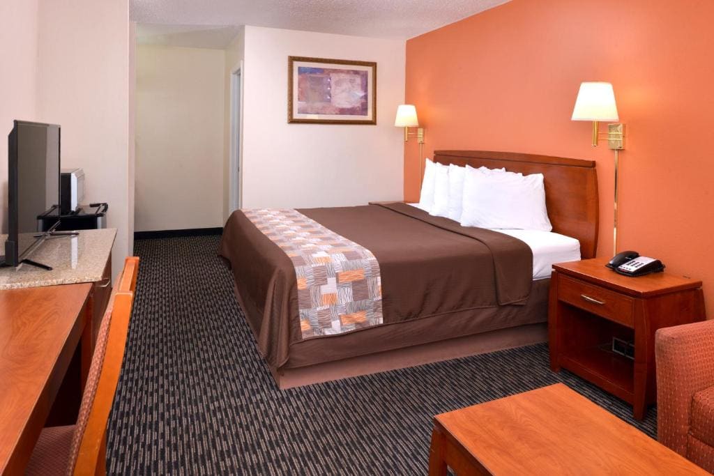 2 Queen Beds Smoking room - Image 1