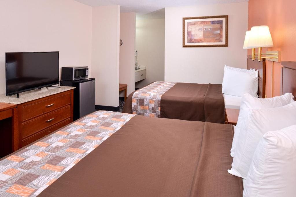 2 Queen Beds Smoking room - Image 2