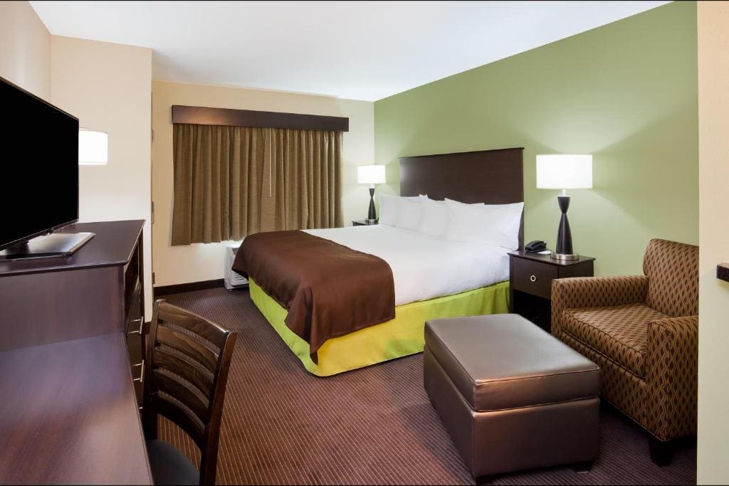 King Room - Mobility Access/Non-Smoking room - Image 3