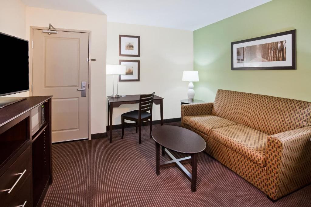 One-Bedroom King Suite - Non-Smoking room - Image 1