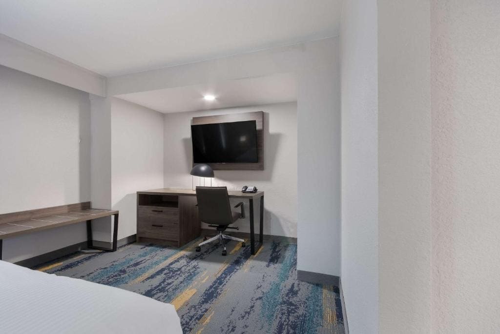 King Room - Accessible/Non Smoking room - Image 1