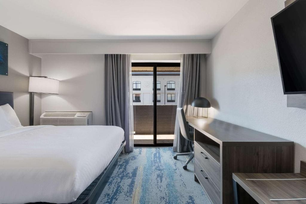 Superior Queen Room with Two Queen Beds - Non Smoking room - Image 1