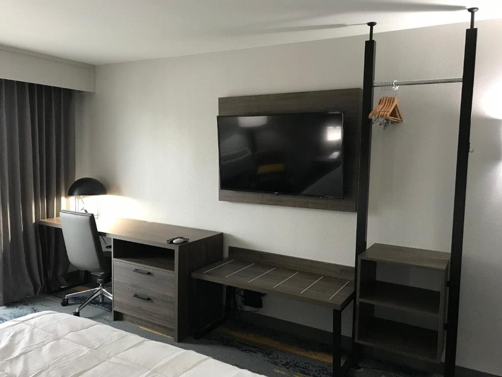 Superior Queen Room with Two Queen Beds - Non Smoking room - Image 2