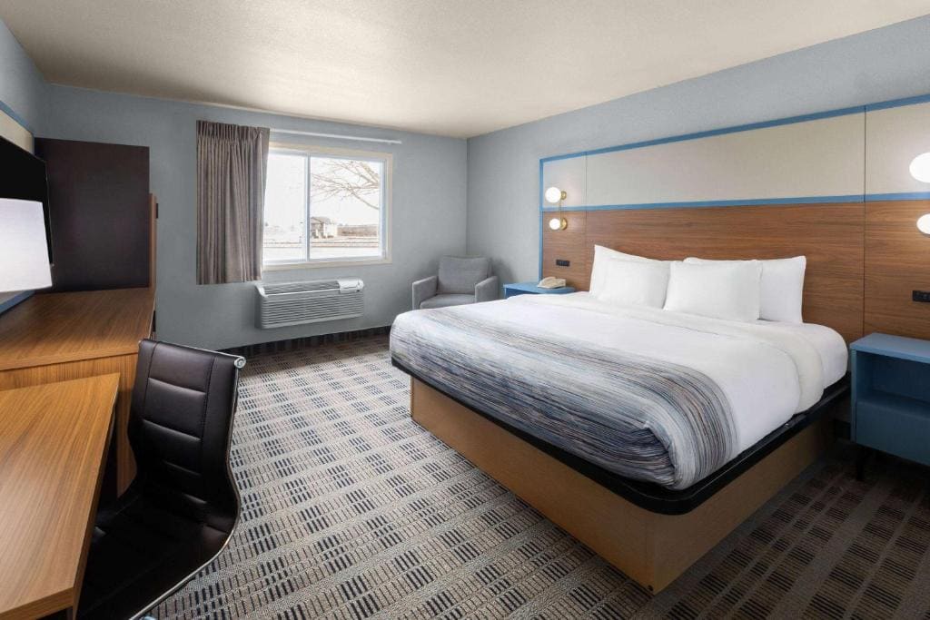 Premier King Room - Non-Smoking room - Image 1