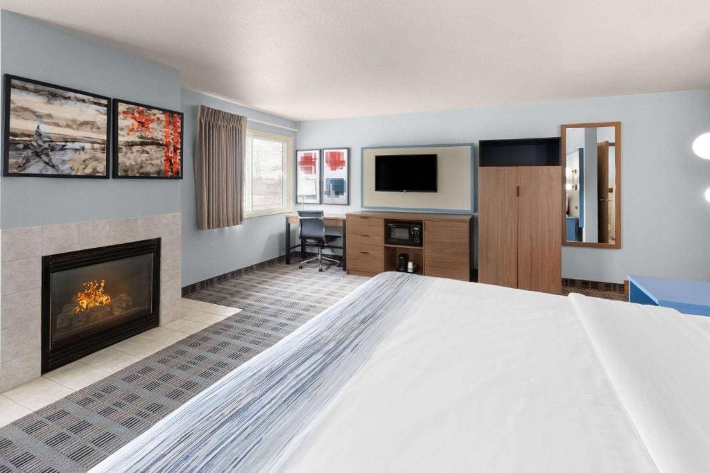 Superior King Room - Non-Smoking room - Image 2