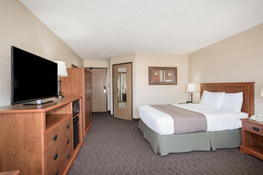 King Room - Non-Smoking room - Image 3