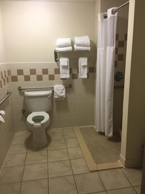 King Room - Mobility Access/Non-Smoking room - Image 2