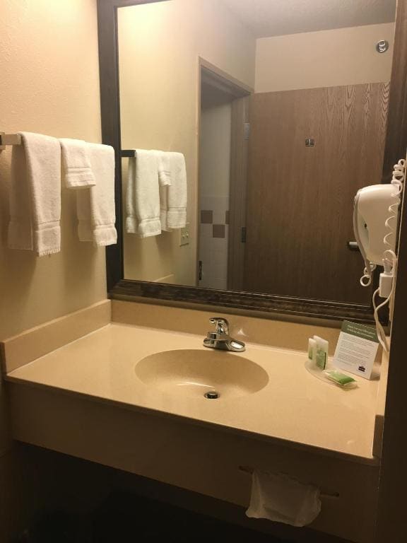 King Room - Non-Smoking room - Image 3
