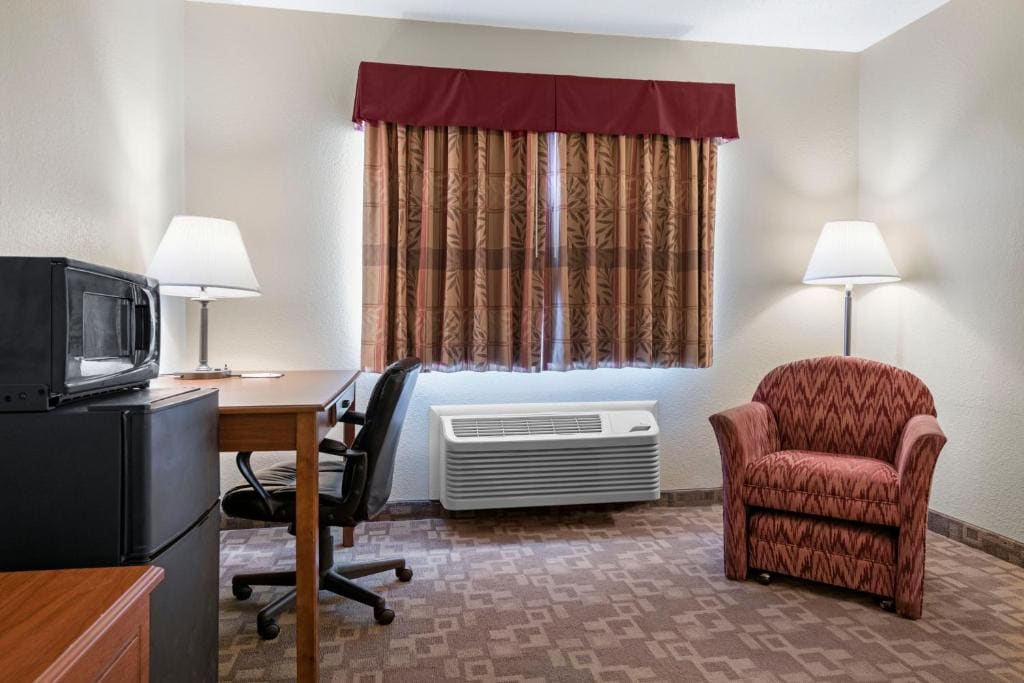 King Room - Non-Smoking room - Image 2