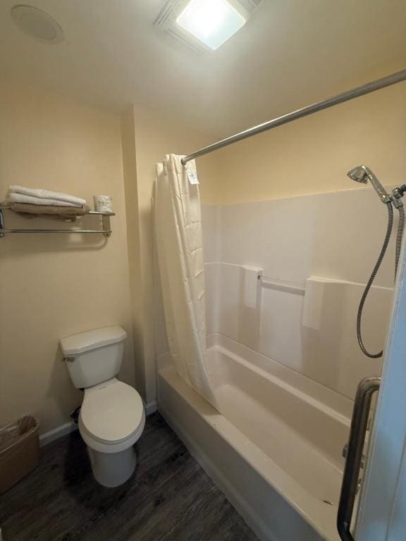 King Room with Two King Beds - Smoking room - Image 3