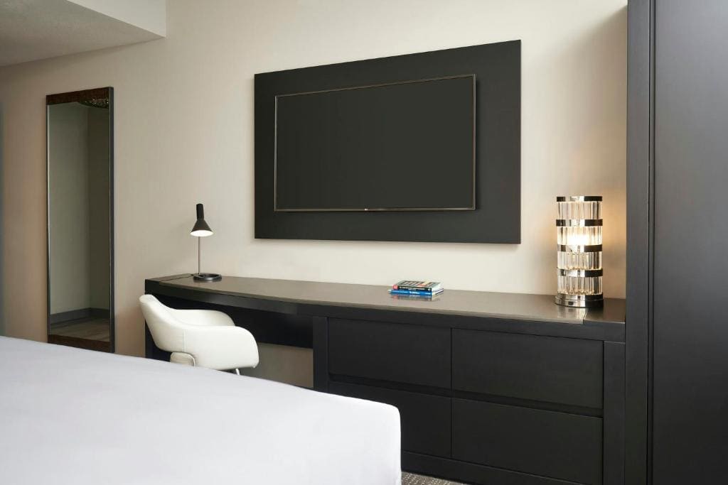 Double King Guest Room room - Image 3