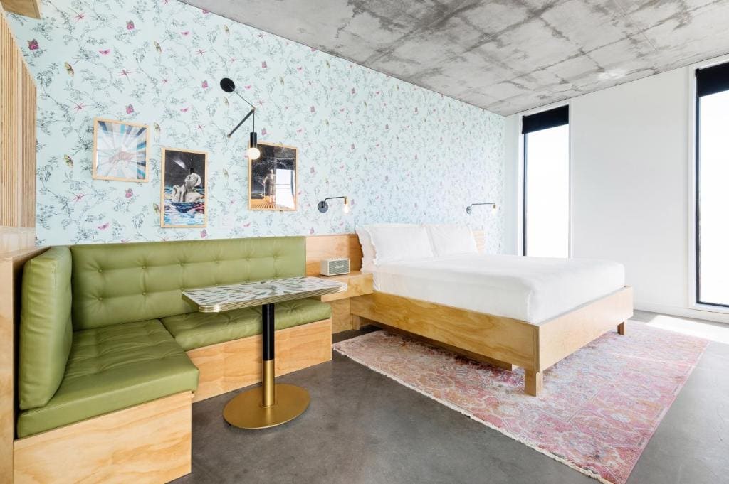 Deluxe Junior Suite room - Image 1