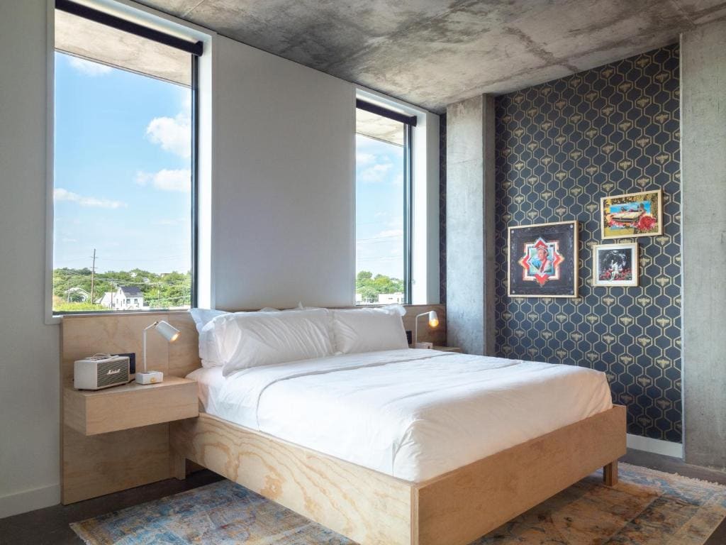 Studio with Balcony room - Image 2