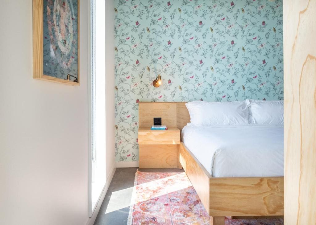 Deluxe King Suite room - Image 2