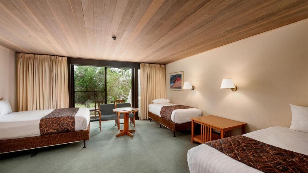 Premium Room with Multiple Beds room - Image 3