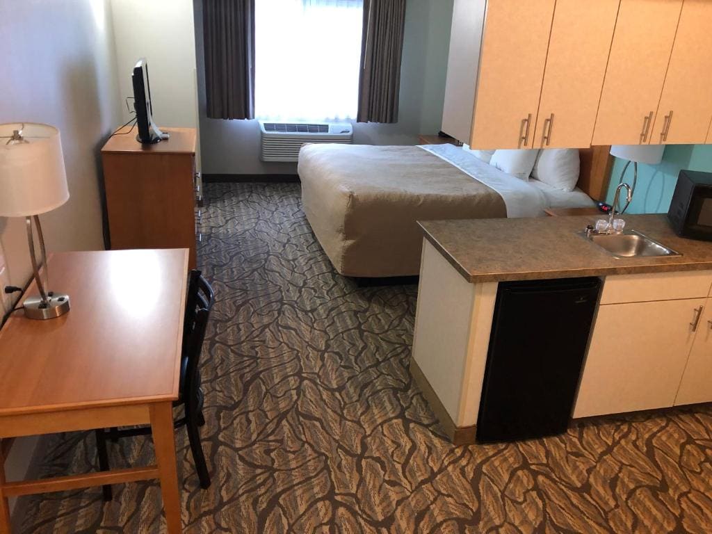King Room - Non-Smoking room - Image 3