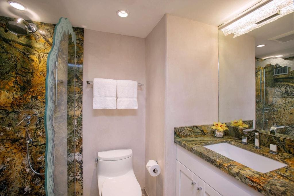 Studio with Ocean Front Premium View room - Image 3