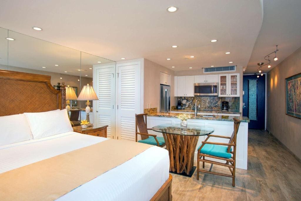 Studio with Ocean Front Premium View room - Image 1