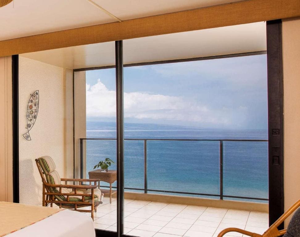 One-Bedroom Suite with Oceanfront View room - Image 1