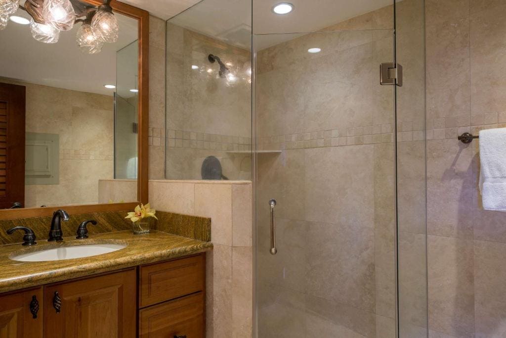 One-Bedroom with Two Baths and Ocean Front Premium View room - Image 1