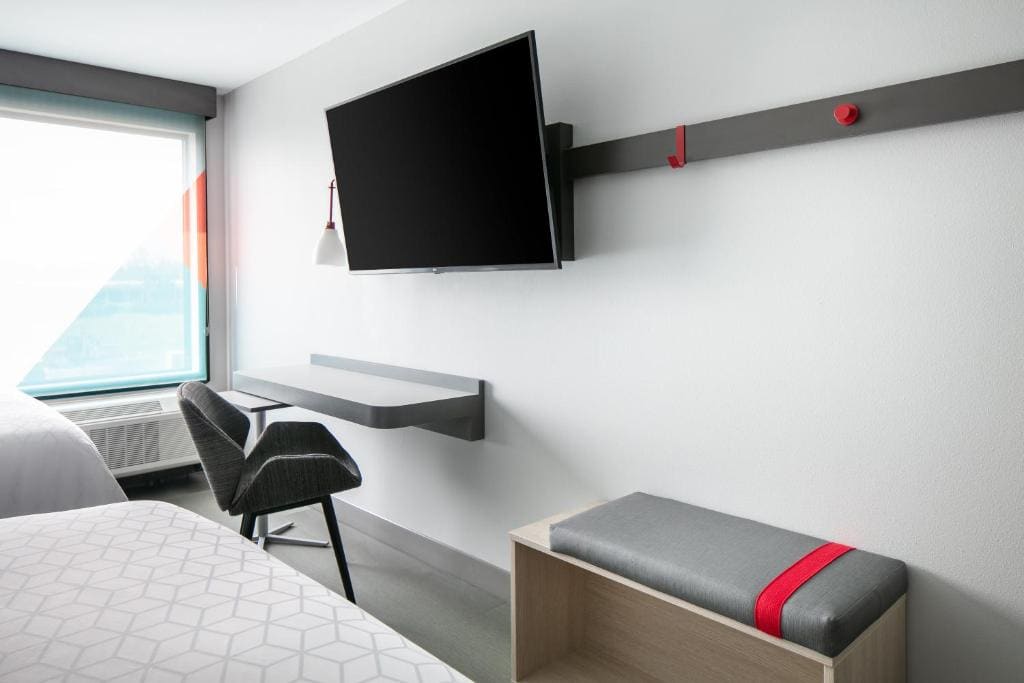 Standard Queen Room with Two Queen Beds room - Image 2