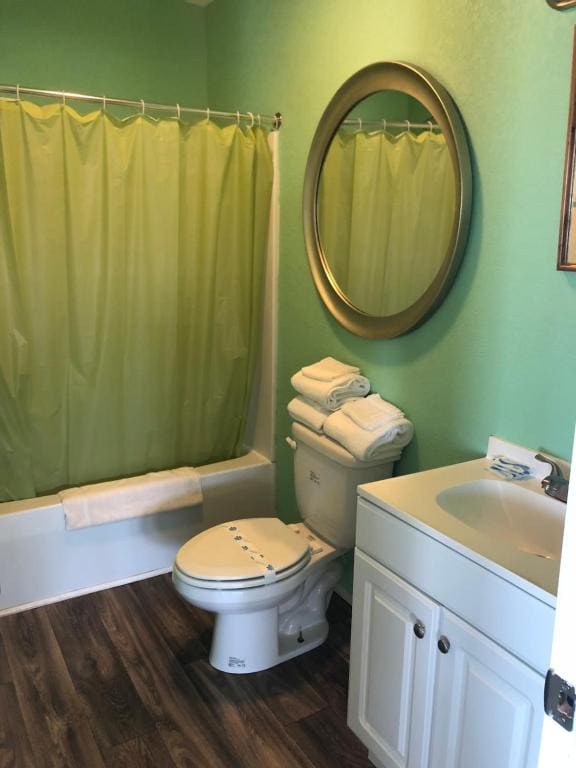 Deluxe Queen Room room - Image 2