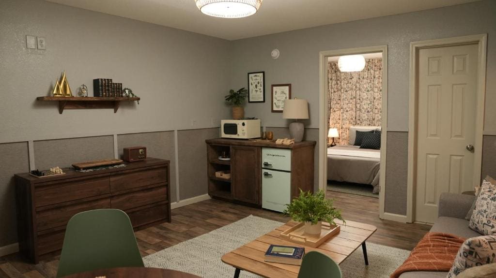 Deluxe Queen Suite room - Image 2