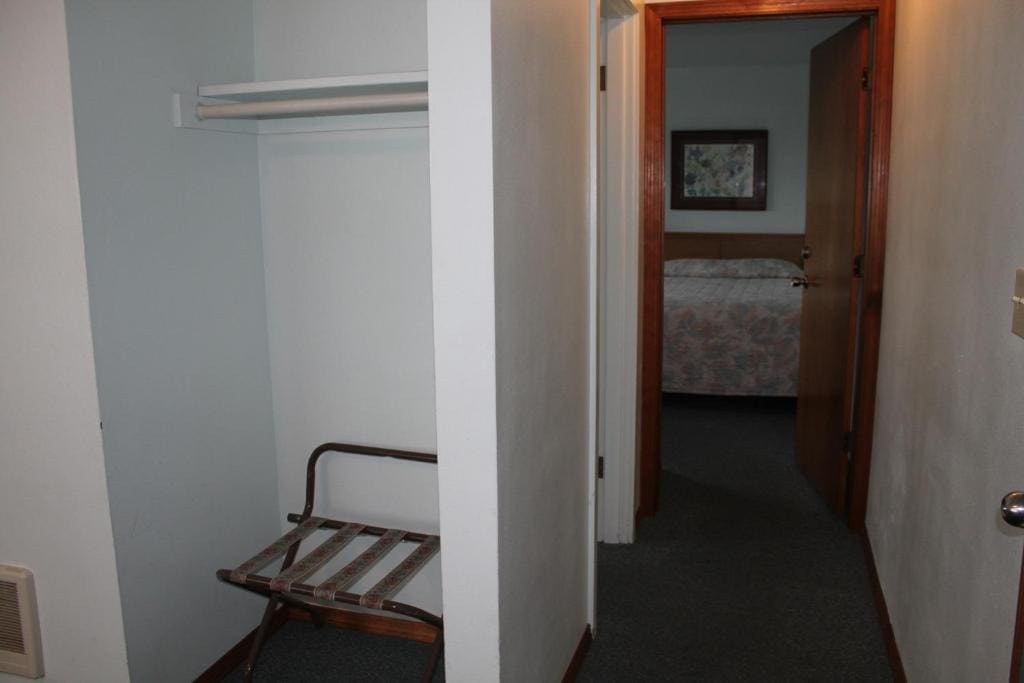 Family Room room - Image 1